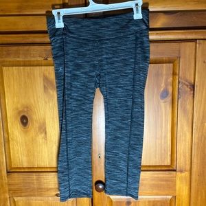 Danskin Womens Cropped Gray Striped Leggings